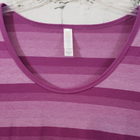 LulaRoe lynnae purple top nwt - Picture 3 of 6